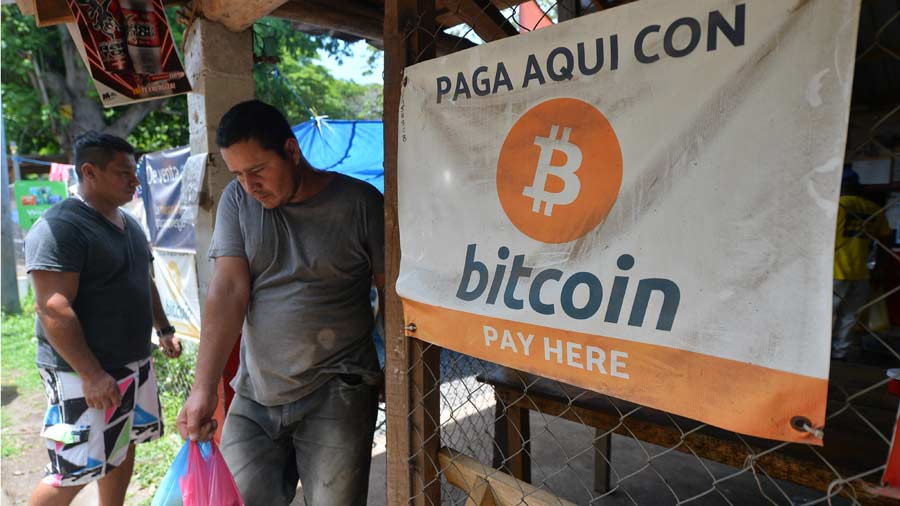 Paying with Bitcoin in El Salvador